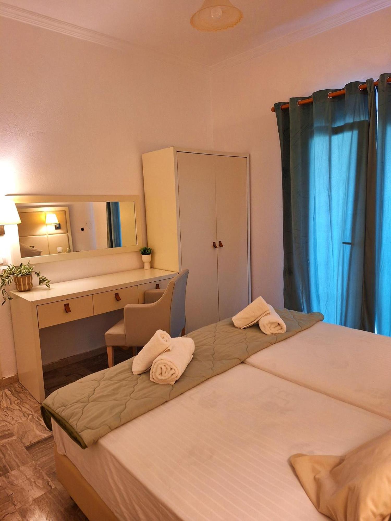 Cavos Sunrise Beach Apartments 카보스 외부 사진