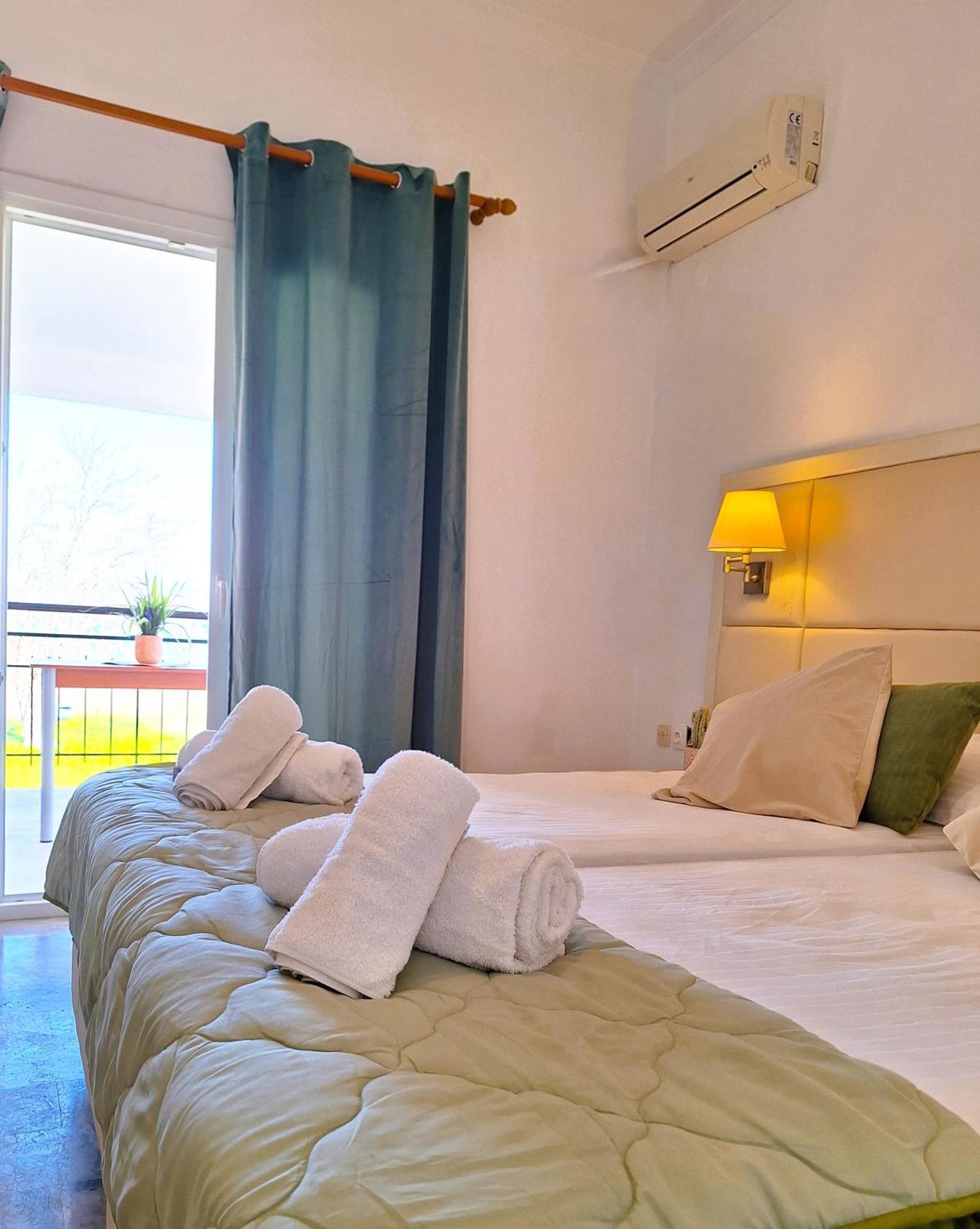 Cavos Sunrise Beach Apartments 카보스 외부 사진